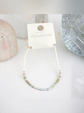 🏷️‼️5/$25🏷️‼️💛Splendid Iris💛Gold,White,& Blue Beaded Adjustable Bracelet/NWT